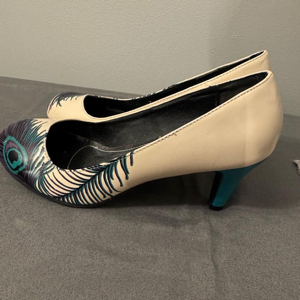 T.U.K Cream, Teal Purple Peacock Heels- Size 8 - Picture 2 of 4